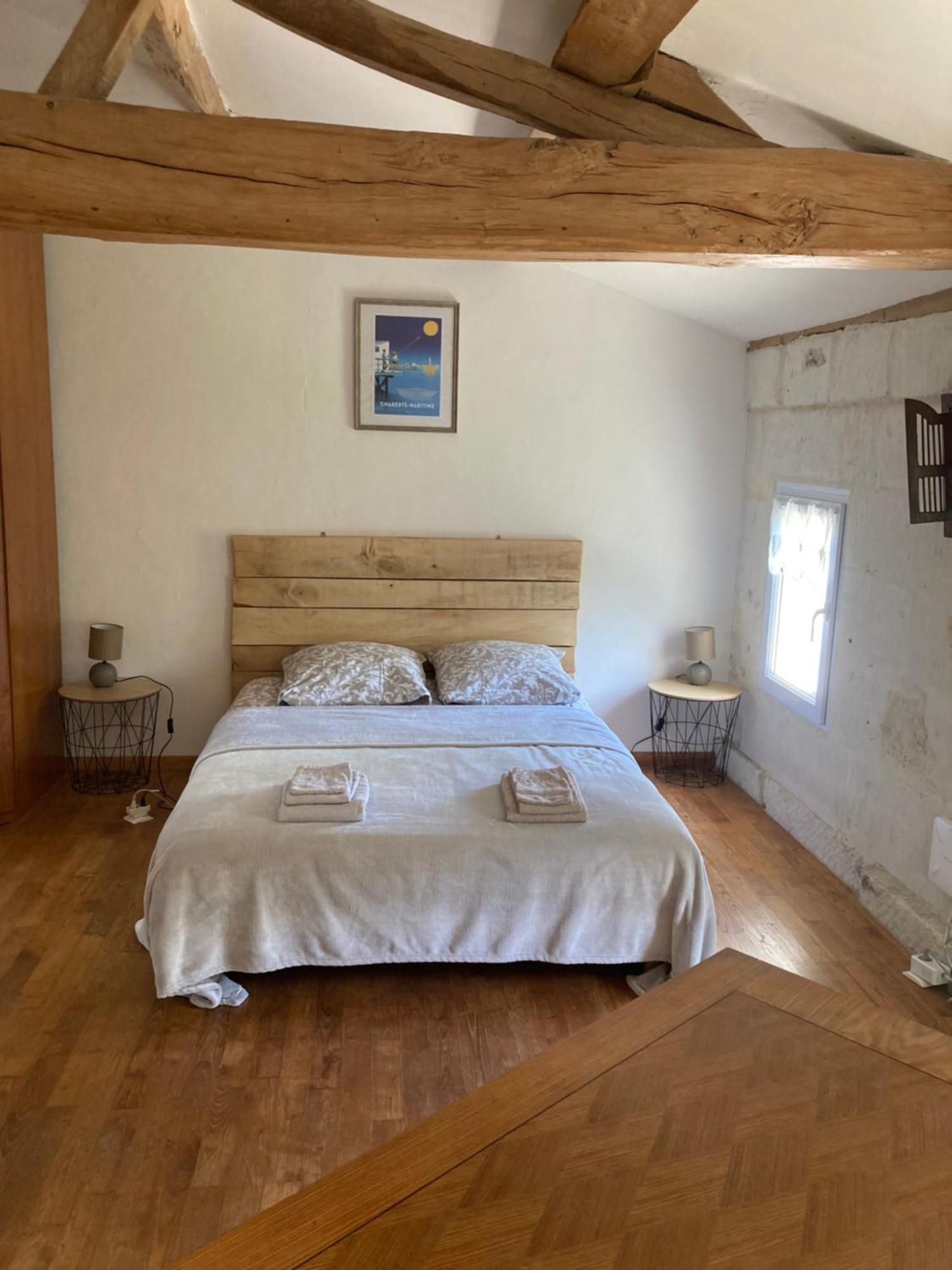 Les Ganivelles Lägenhet Saint-Dizant-du-Gua Exteriör bild